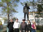 В селах Венгеровского района торжественно возложили цветы к памятникам Ленина